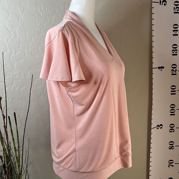 Adrianna Papell pink crossover top with short sleeves. Size small. Stretchy - Picture 5 of 5
